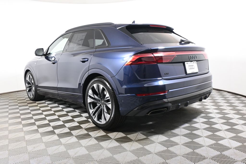Thumbnail: 2026 Audi Q8 - 5
