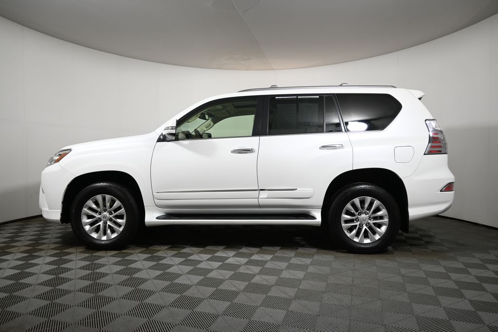 Thumbnail: 2016 Lexus GX - 2