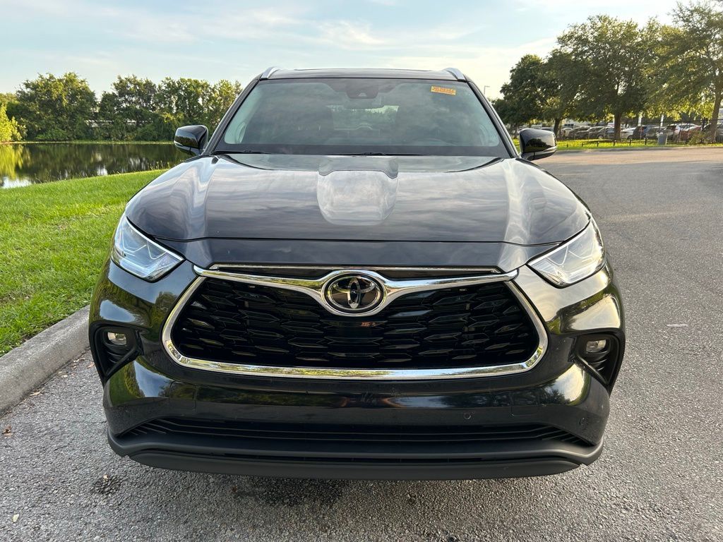 Thumbnail: 2024 Toyota Highlander - 8