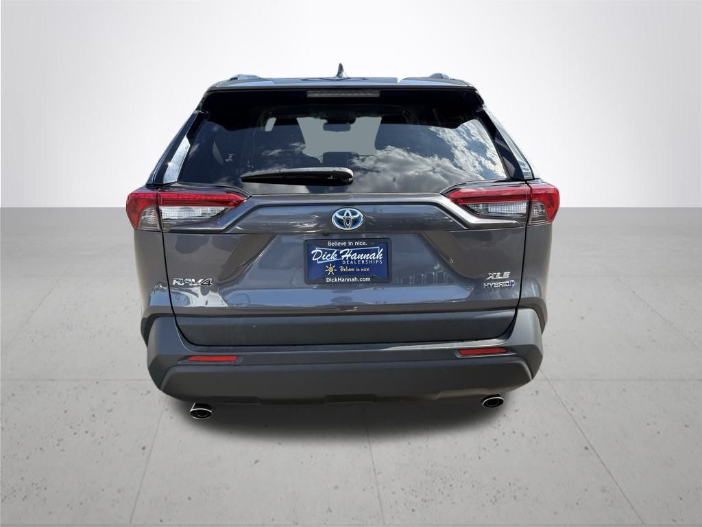 2021 Toyota RAV4 Hybrid XLE