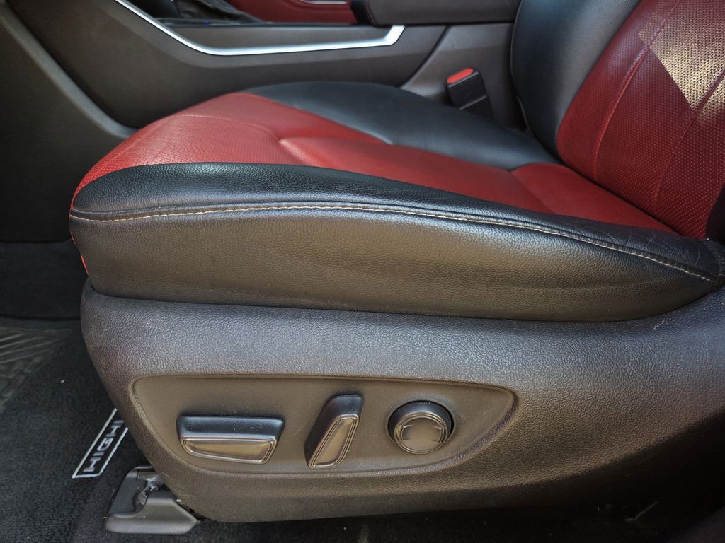 Used 2021 Toyota Highlander SUV
