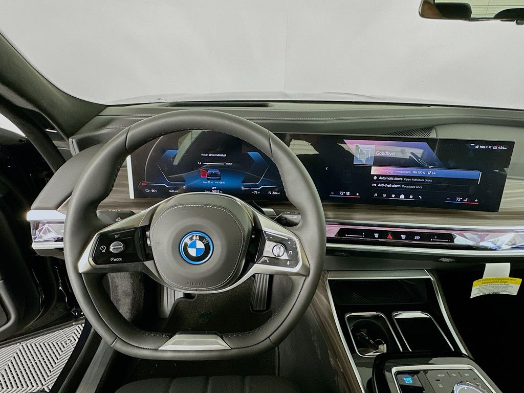Thumbnail: 2025 BMW i7 - 10