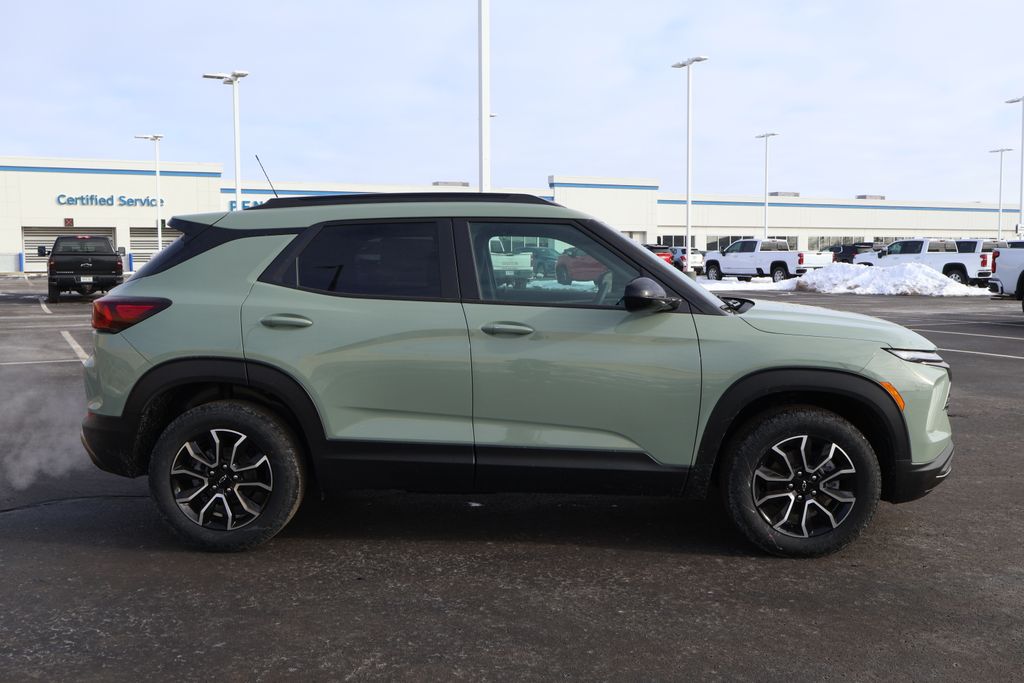 Thumbnail: 2026 Chevrolet TrailBlazer - 9