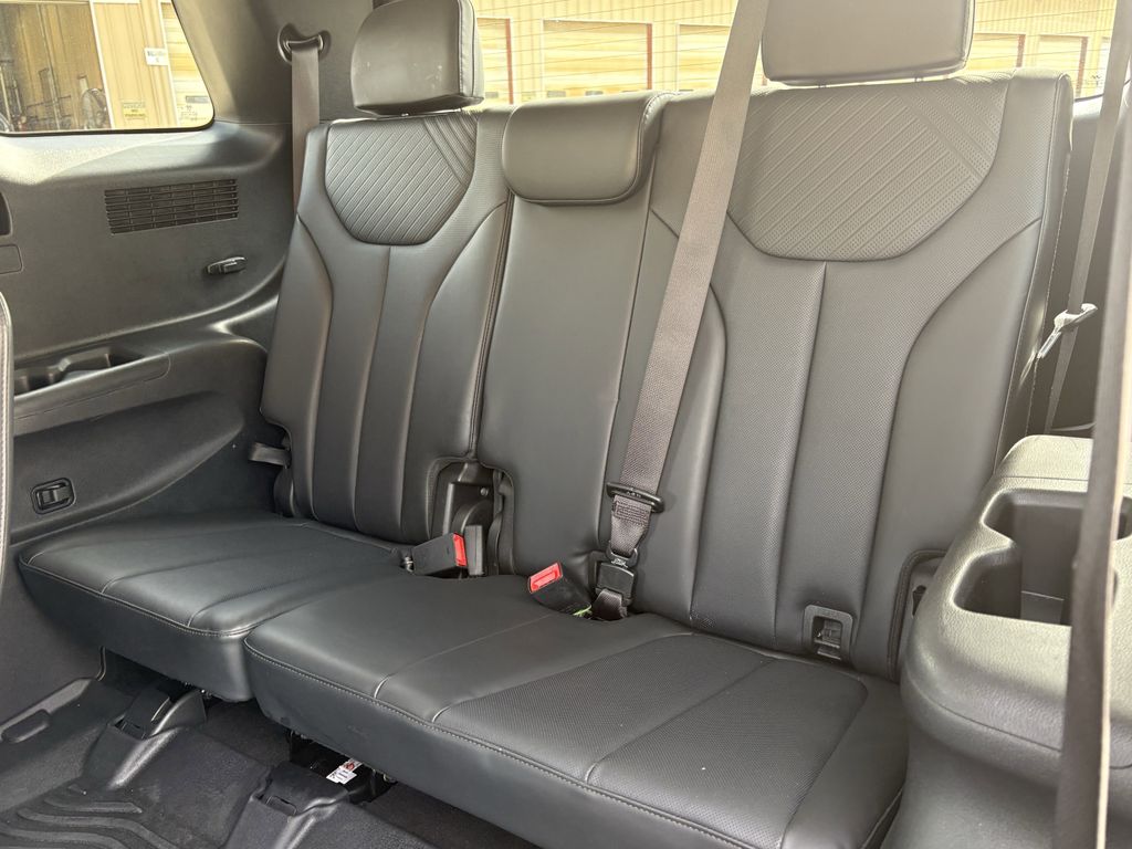 Used 2023 Hyper White Hyundai SEL image 25