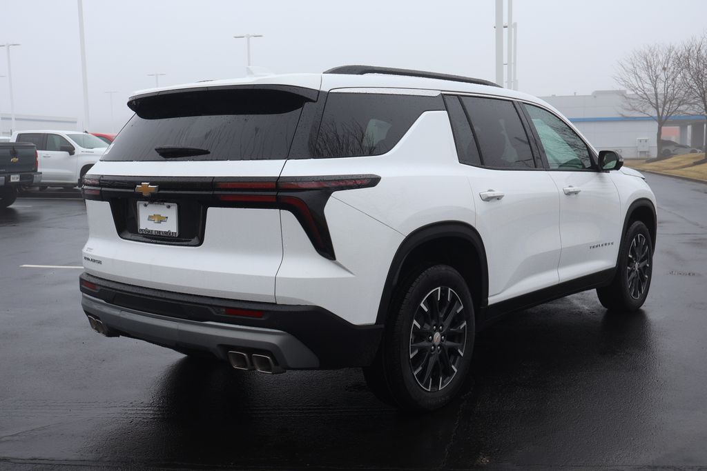 Thumbnail: 2026 Chevrolet Traverse - 8