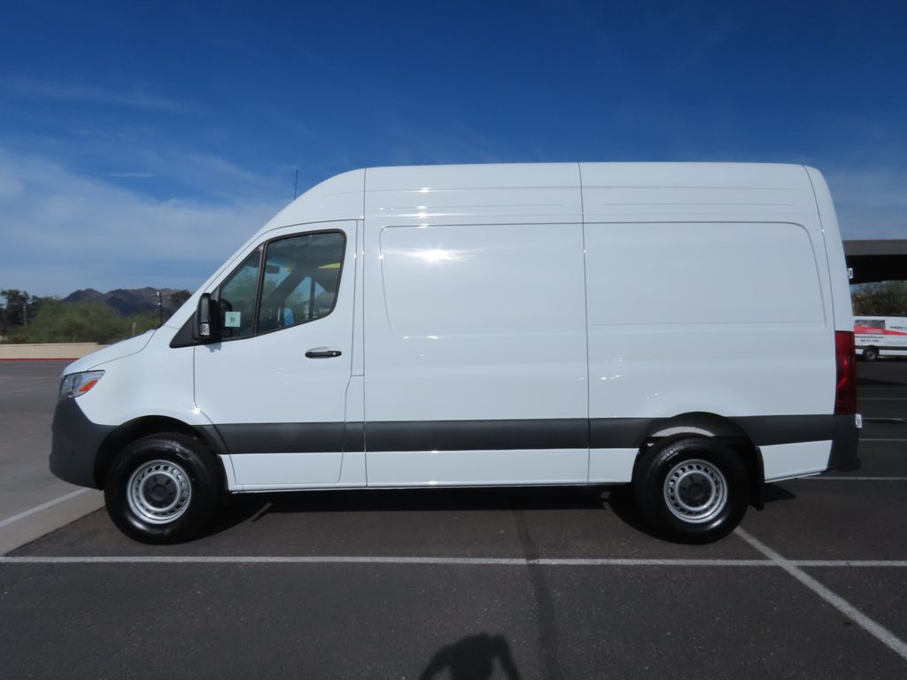 Thumbnail: 2026 Mercedes-Benz Sprinter - 8