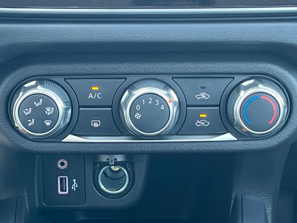 2025 Nissan Versa 1.6 S photo