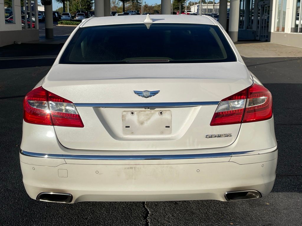 Thumbnail: 2012 Hyundai Genesis - 4