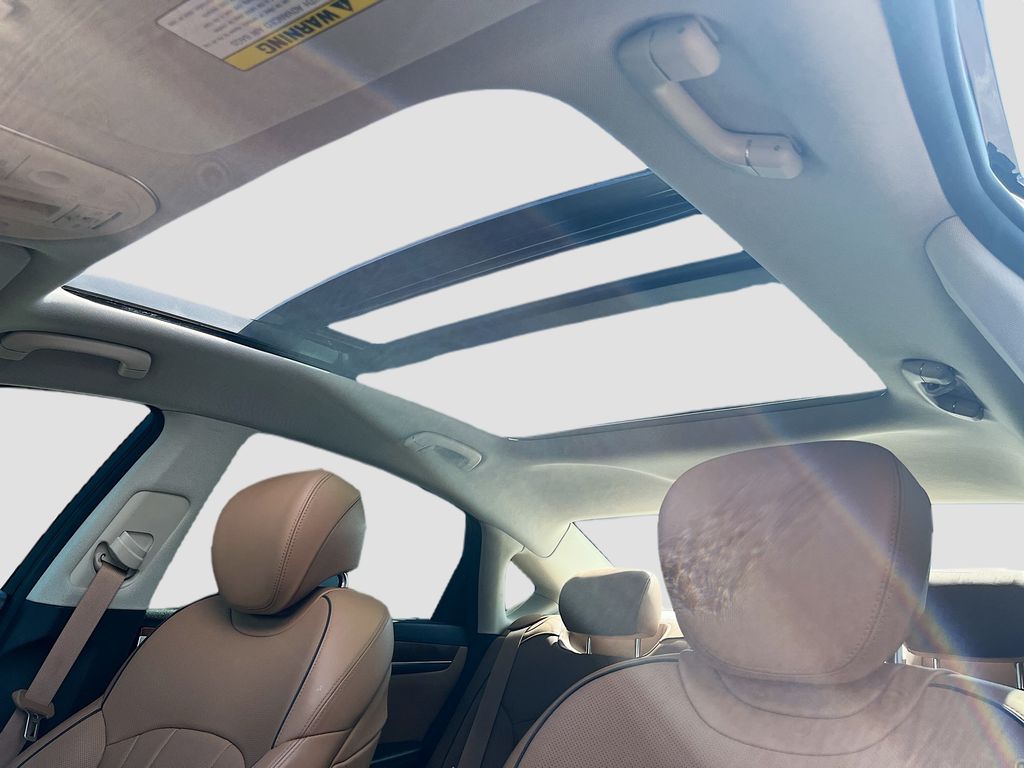 Used 2020 Black Genesis 3.8 image 23