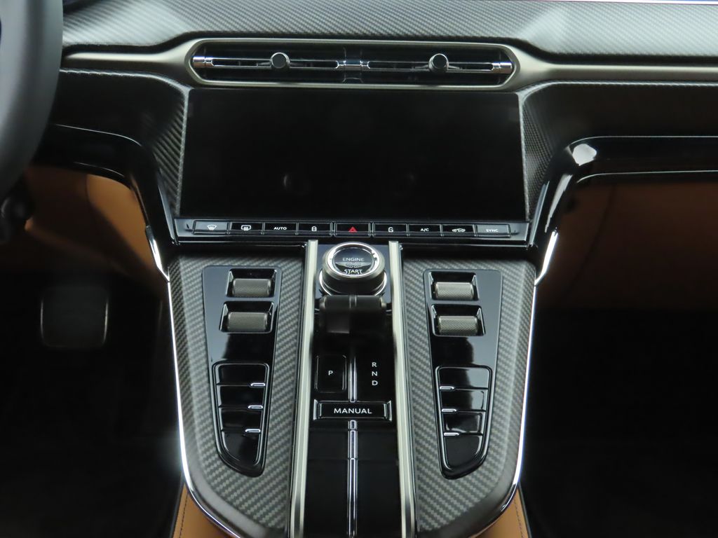 Thumbnail: 2025 Aston Martin Vantage - 15