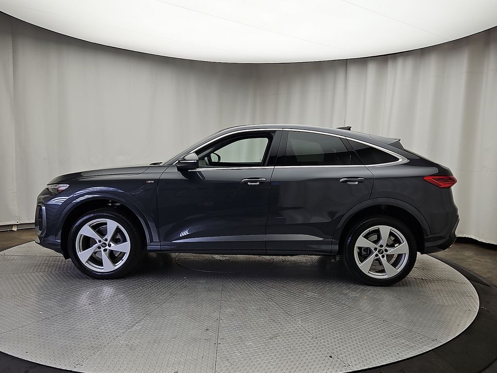 Thumbnail: 2025 Audi Q5 - 4