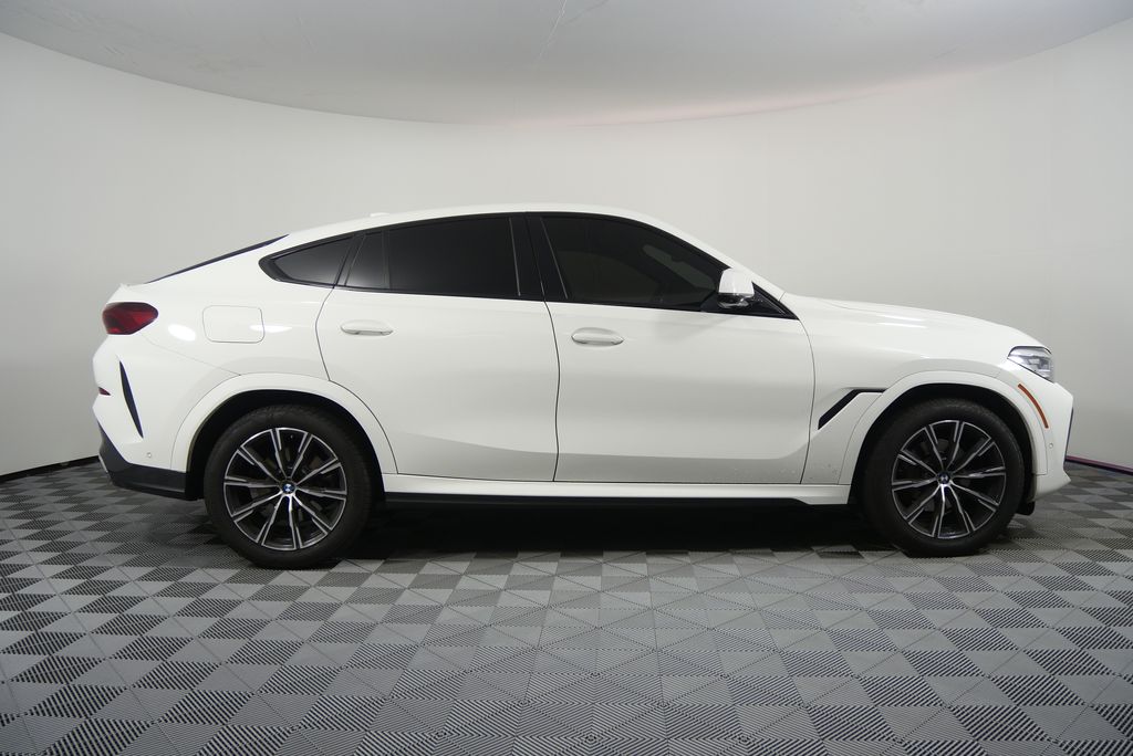 Thumbnail: 2022 BMW X6 - 2