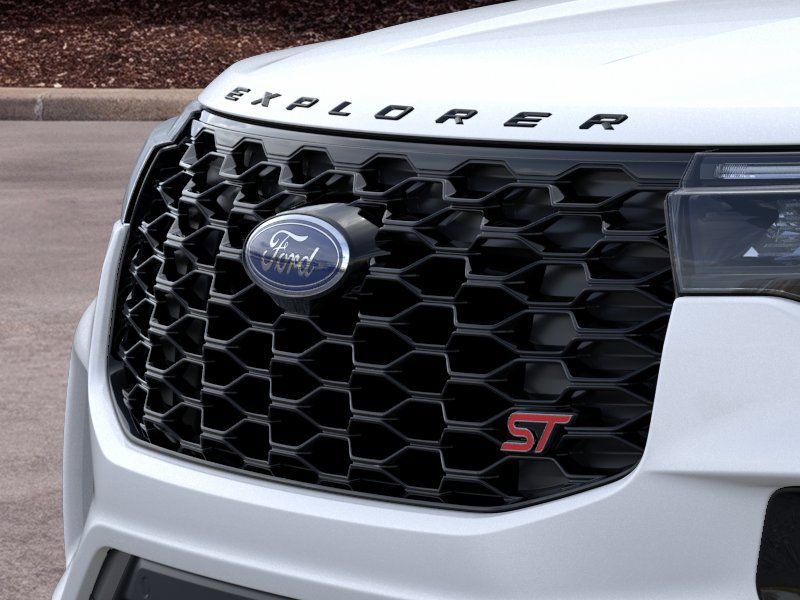 New 2026 Star White Metallic Tri-Coat Ford ST image 17