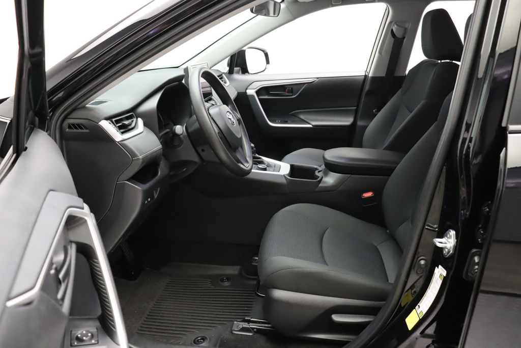 2024 Toyota RAV4 LE 14