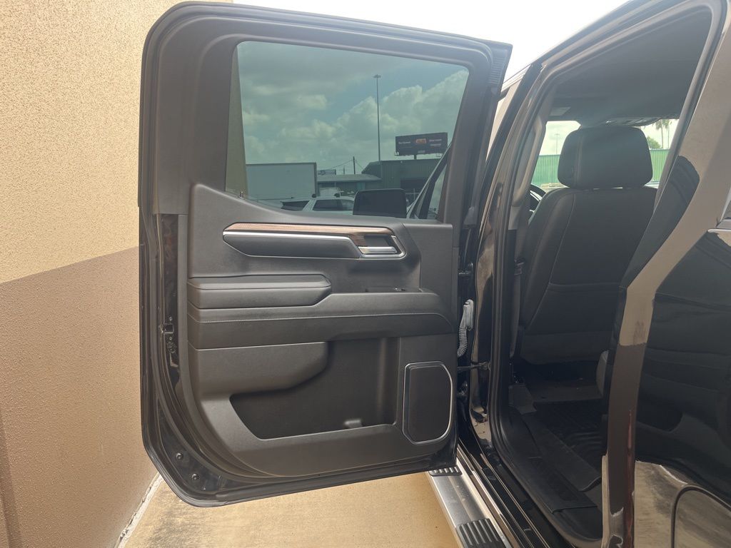 2024 Chevrolet Silverado 1500 RST 13