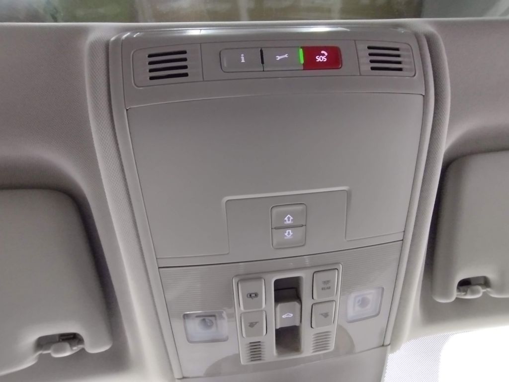 2025 Volkswagen Taos 1.5T SE Black