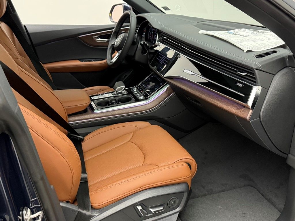 Thumbnail: 2026 Audi Q8 - 10