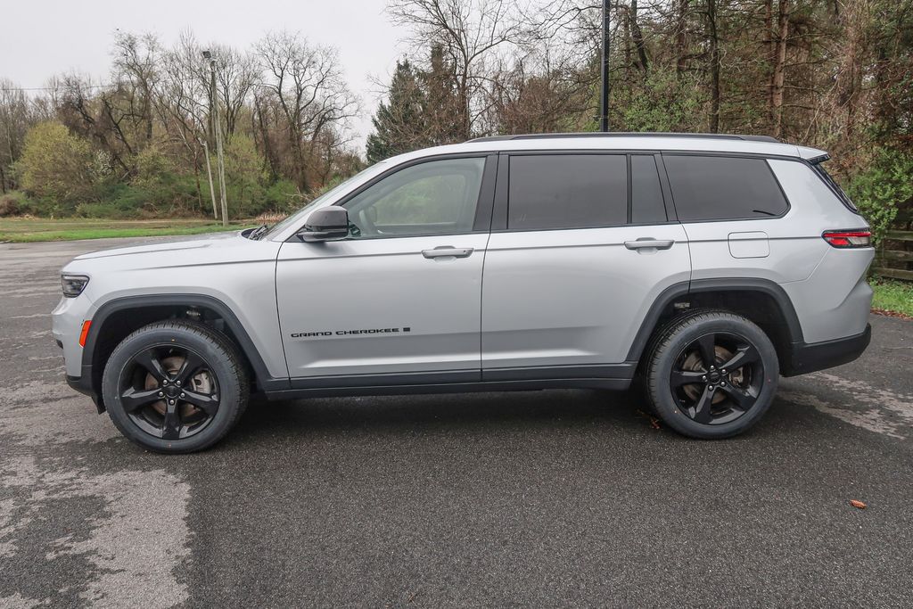 2023 Jeep Grand Cherokee L Altitude 4x2