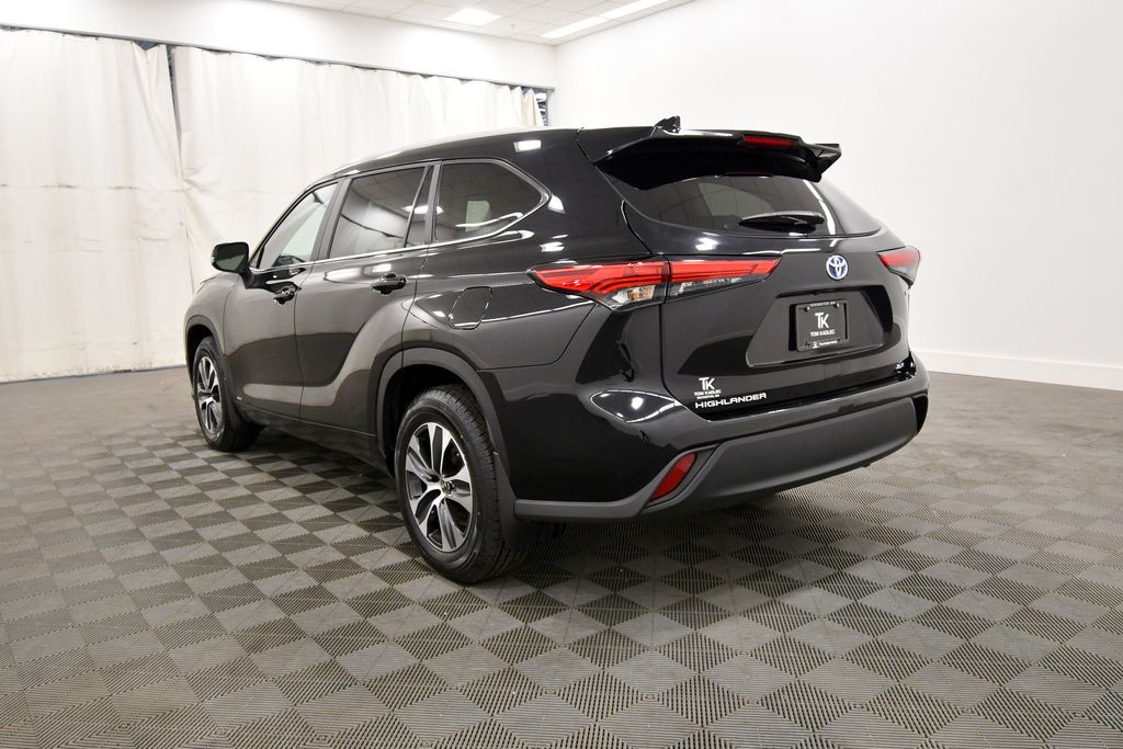 Used 2023 Toyota Highlander Hybrid SUV