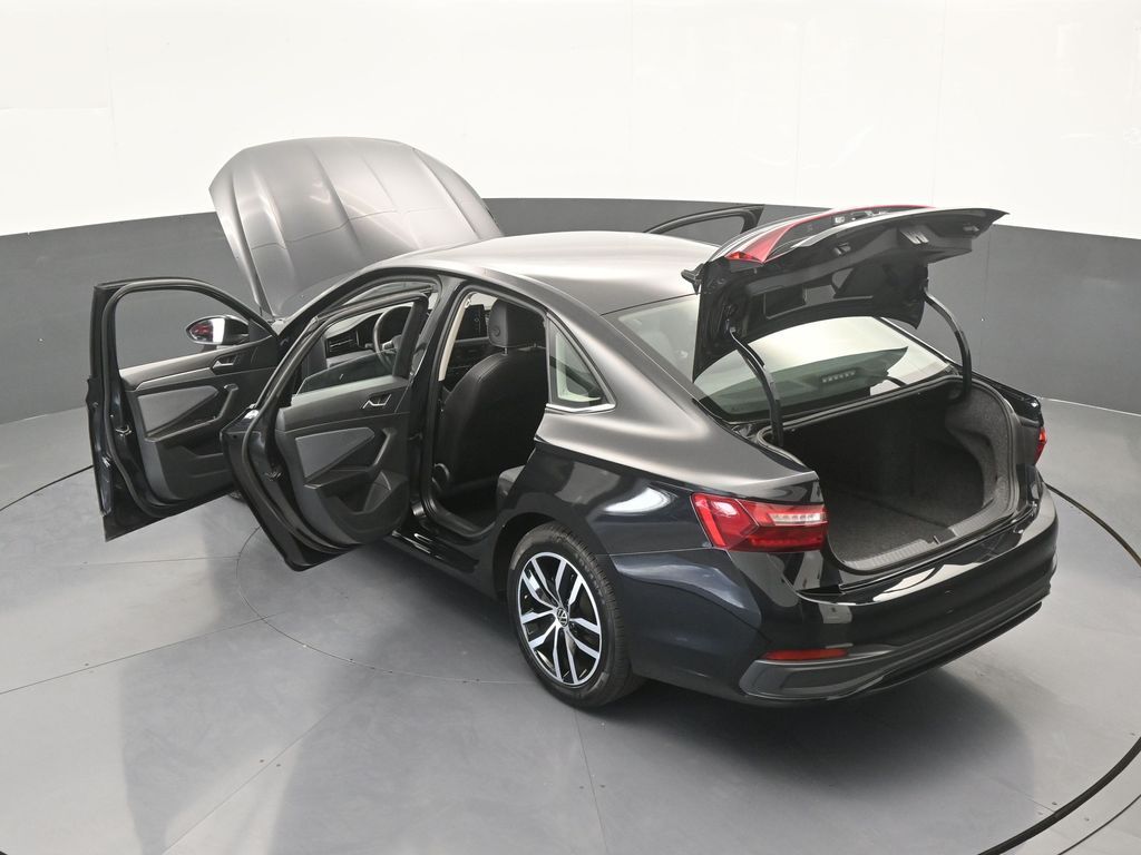 Used 2025 Black Volkswagen 1.5T SE image 63