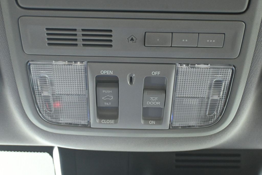 Thumbnail: 2018 Honda CR-V - 21