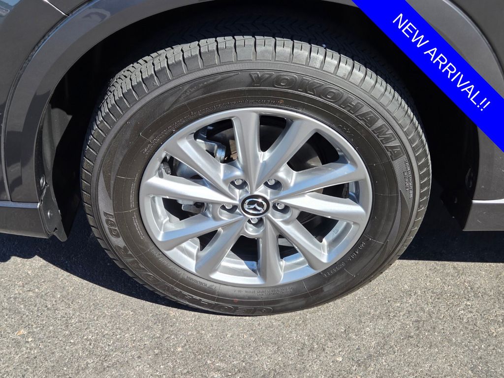 View vehicle photo 4