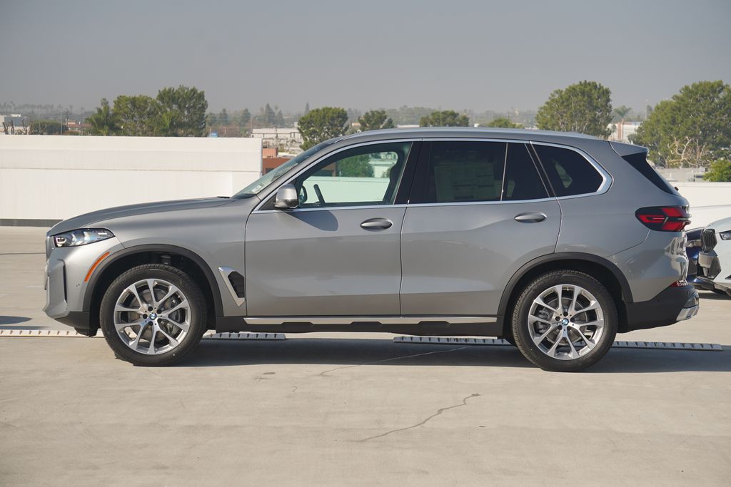 Thumbnail: 2026 BMW X5 - 4