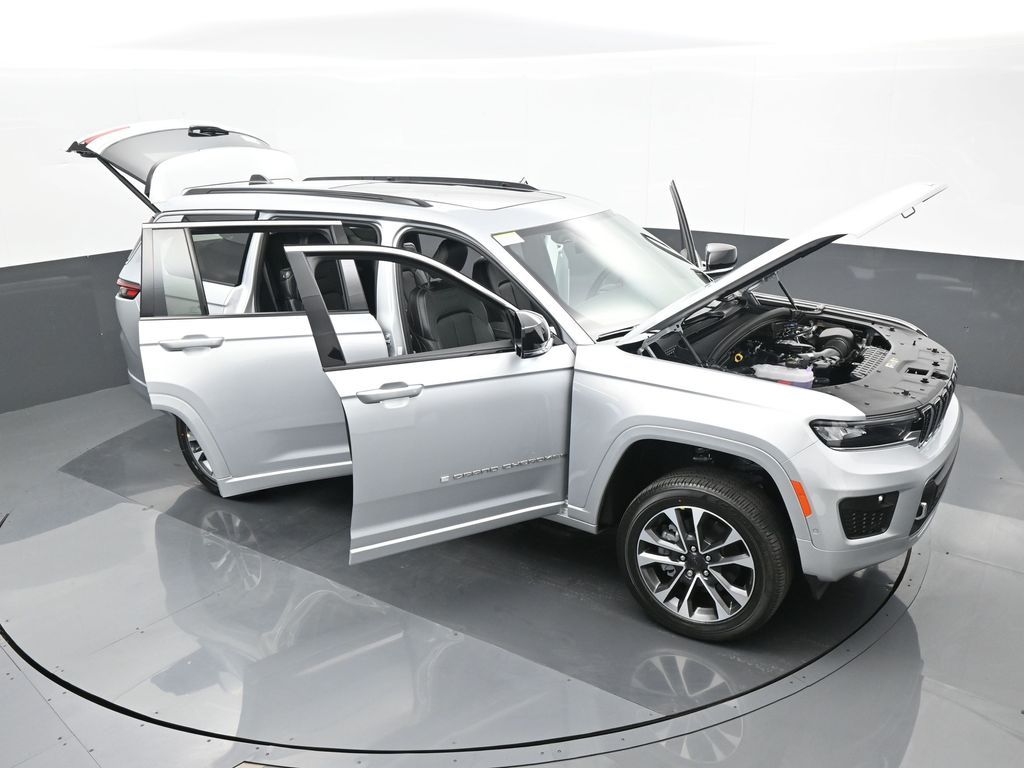 Used 2024 Silver Zynith Jeep Overland image 64