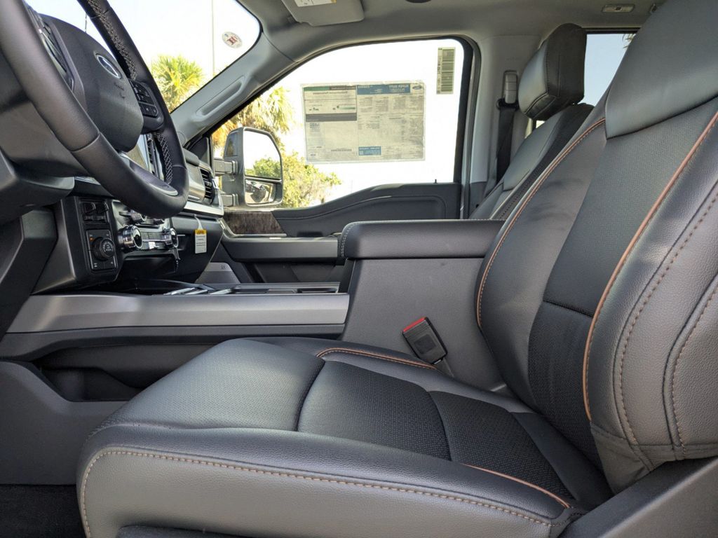 2026 Ford Super Duty F-350 SRW LARIAT
