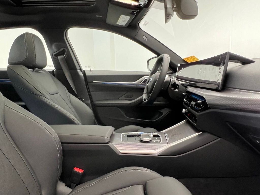 Thumbnail: 2025 BMW i4 - 6