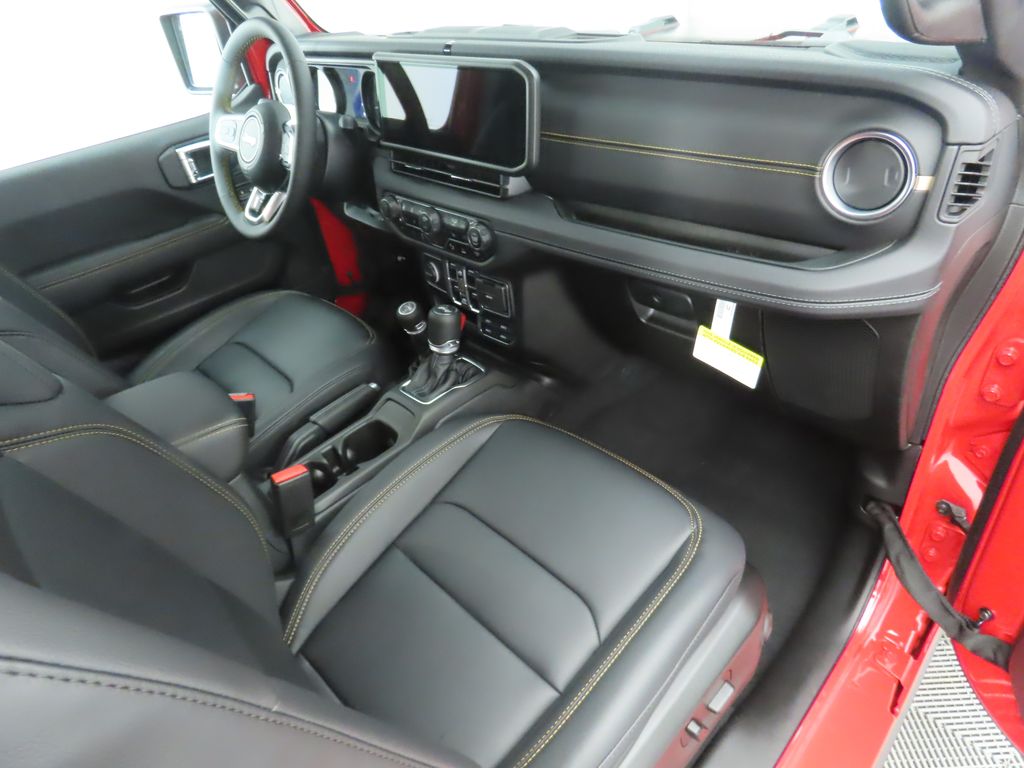 2025 Jeep Wrangler Sahara 4xe 21
