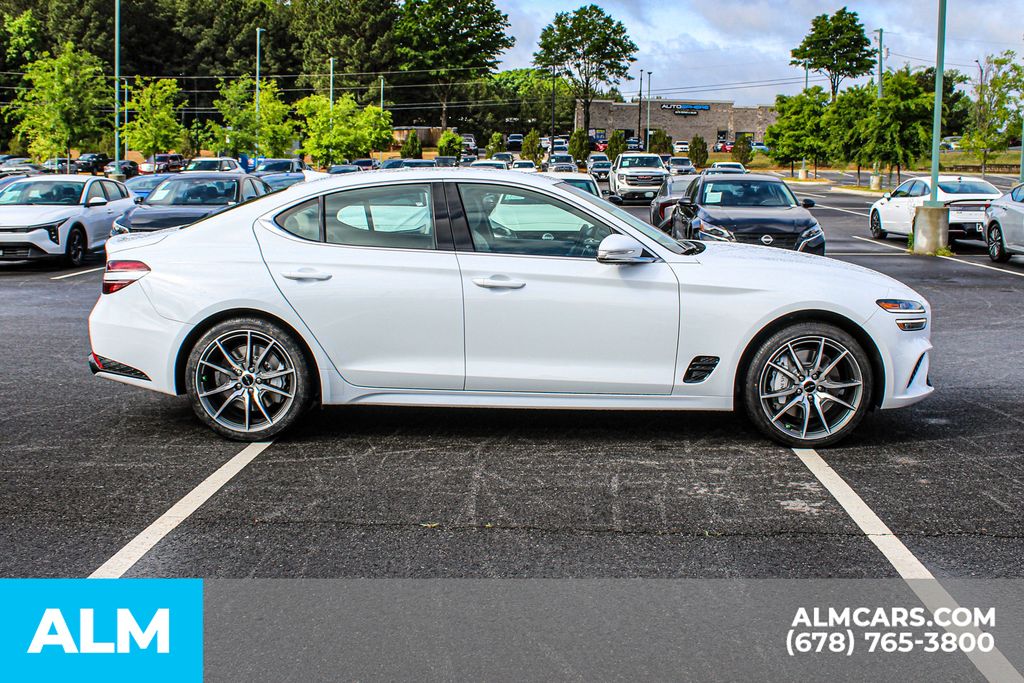 Used 2025 White Genesis 2.5T image 9