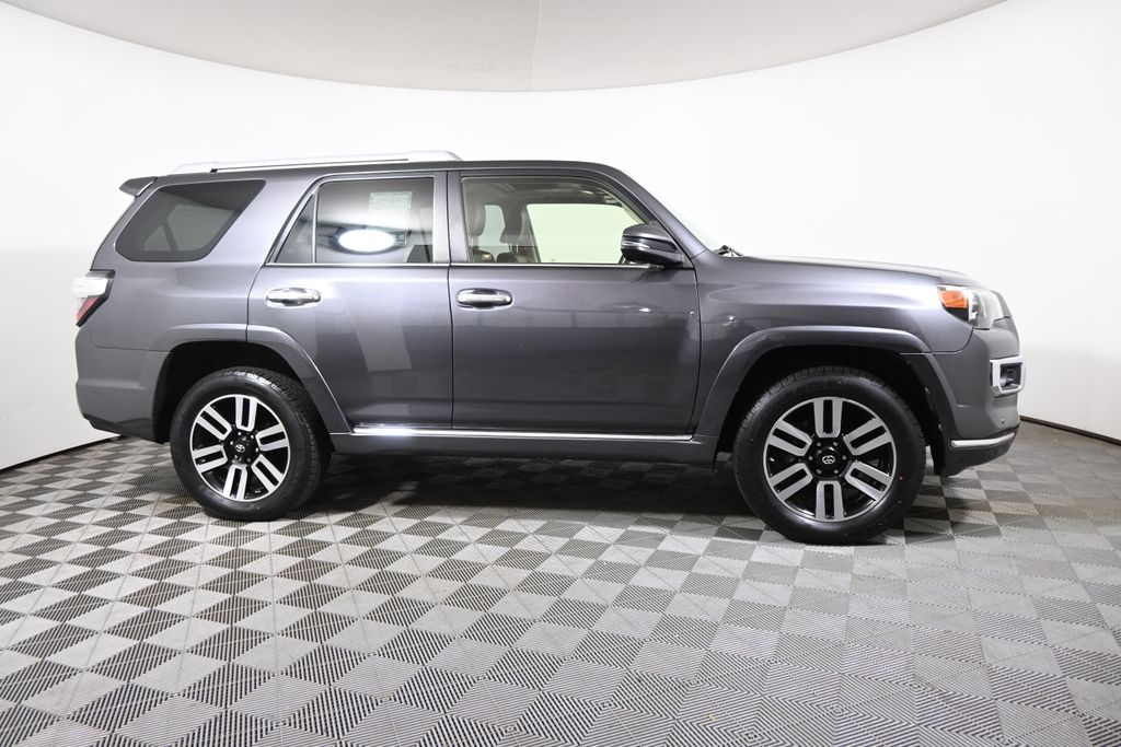 Thumbnail: 2018 Toyota 4Runner - 8