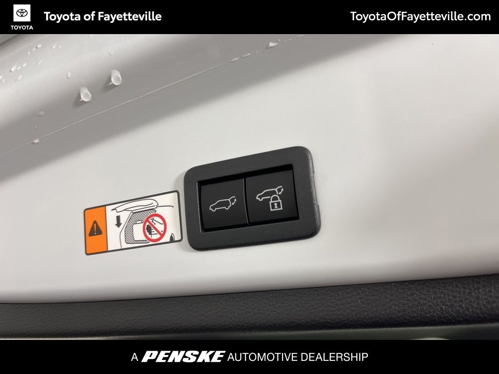 Thumbnail: 2026 Toyota Corolla Cross - 21