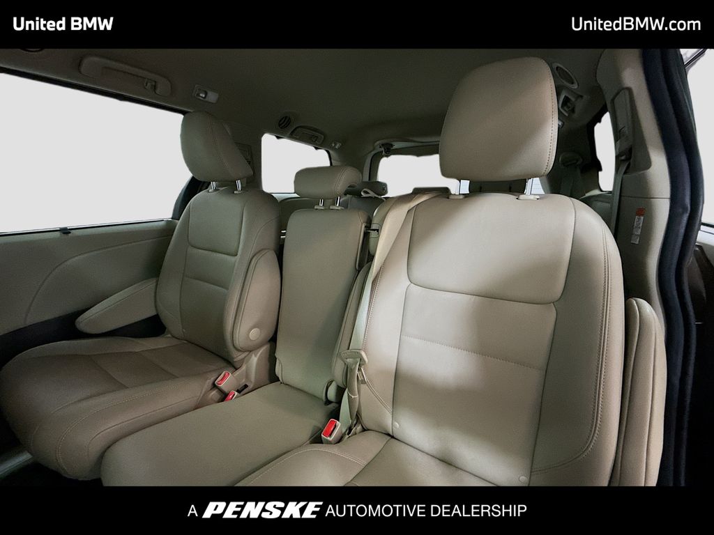 Thumbnail: 2020 Toyota Sienna - 13