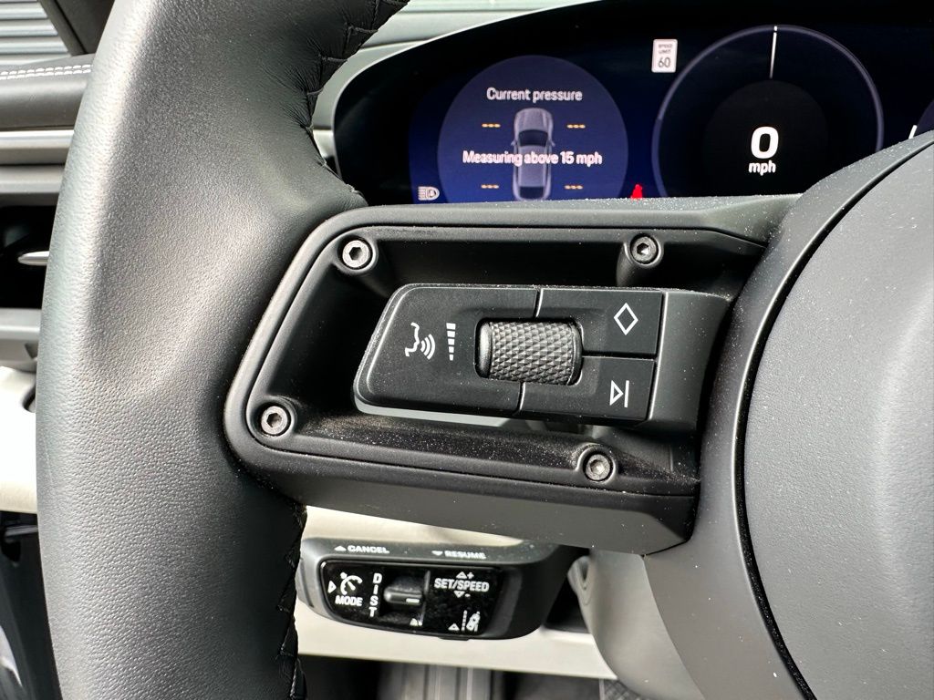 Thumbnail: 2025 Porsche Macan - 17