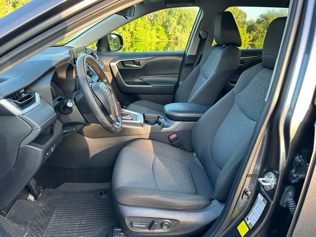 Thumbnail: 2021 Toyota RAV4 - 14