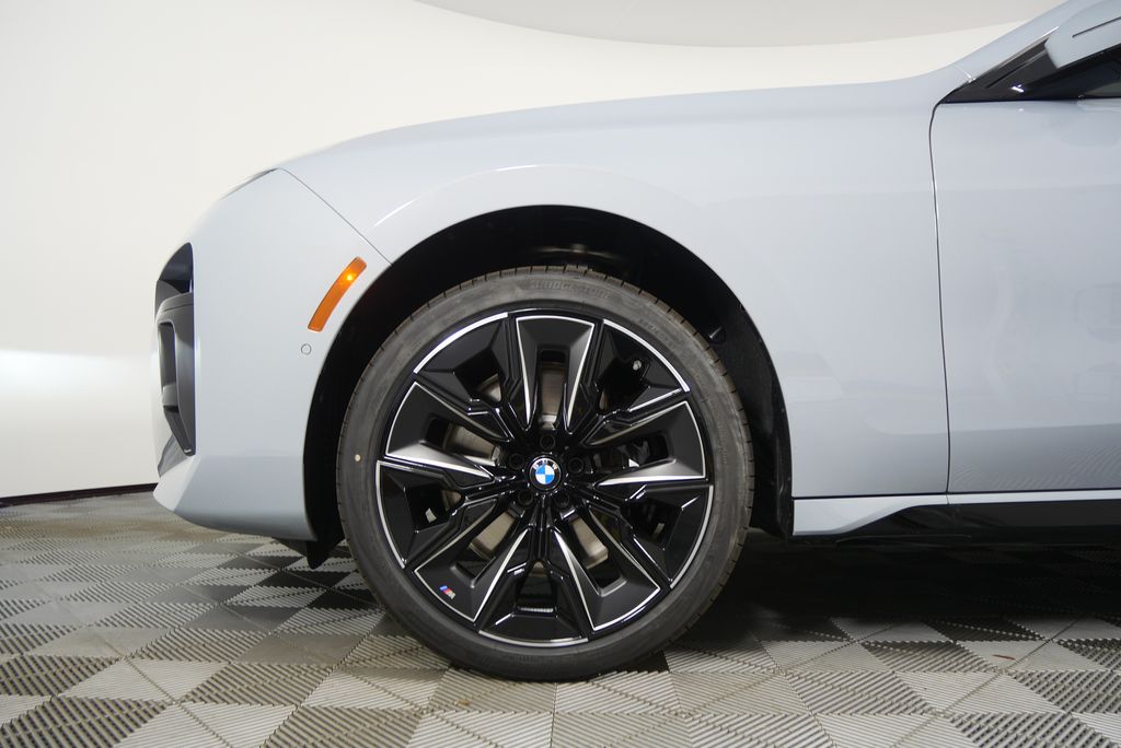 Thumbnail: 2026 BMW 7 Series - 7