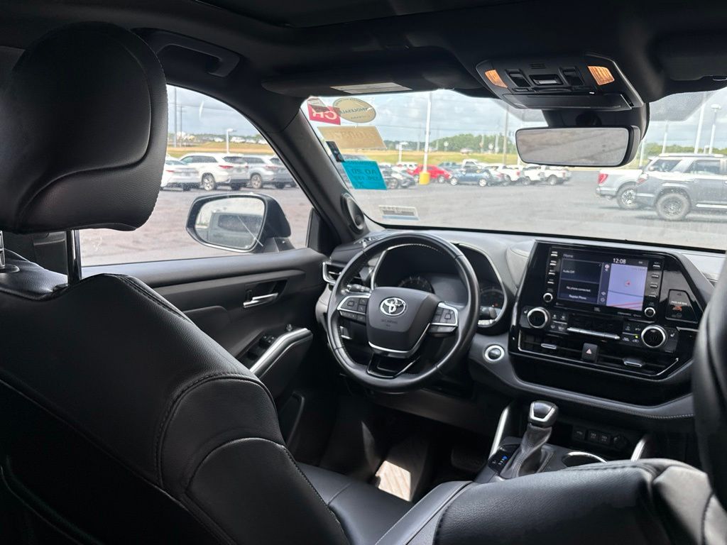 Used 2021 Toyota Highlander SUV