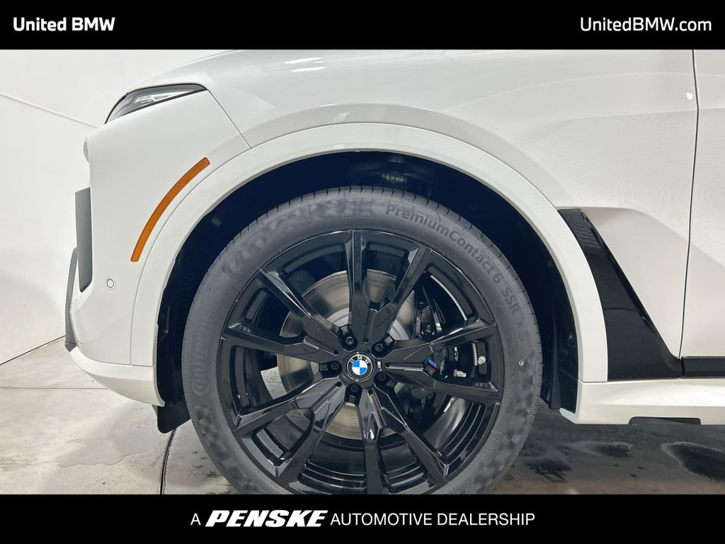 Thumbnail: 2026 BMW X7 - 10