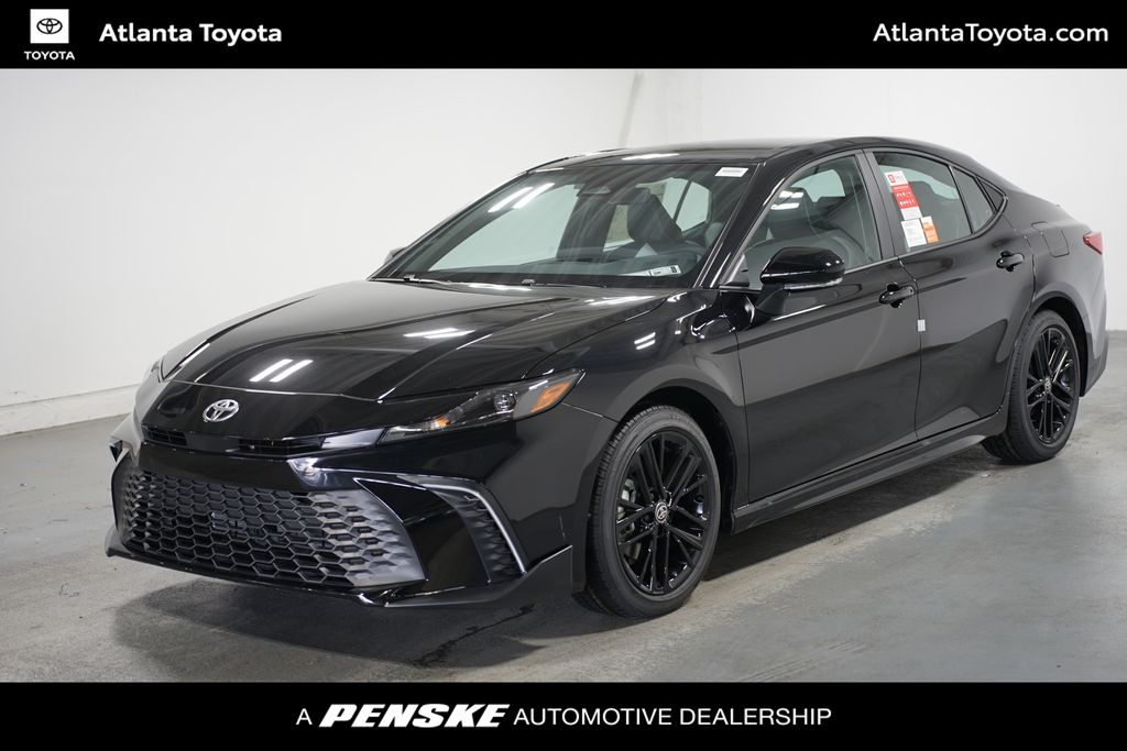 2025 Toyota Camry SE Hero Image