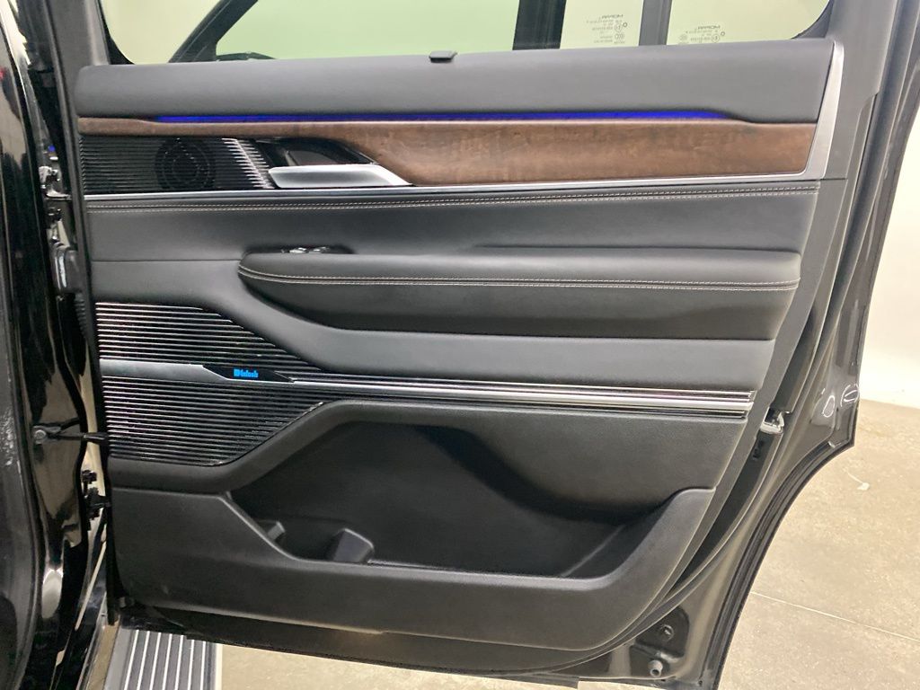 2024 Jeep Grand Wagoneer photo