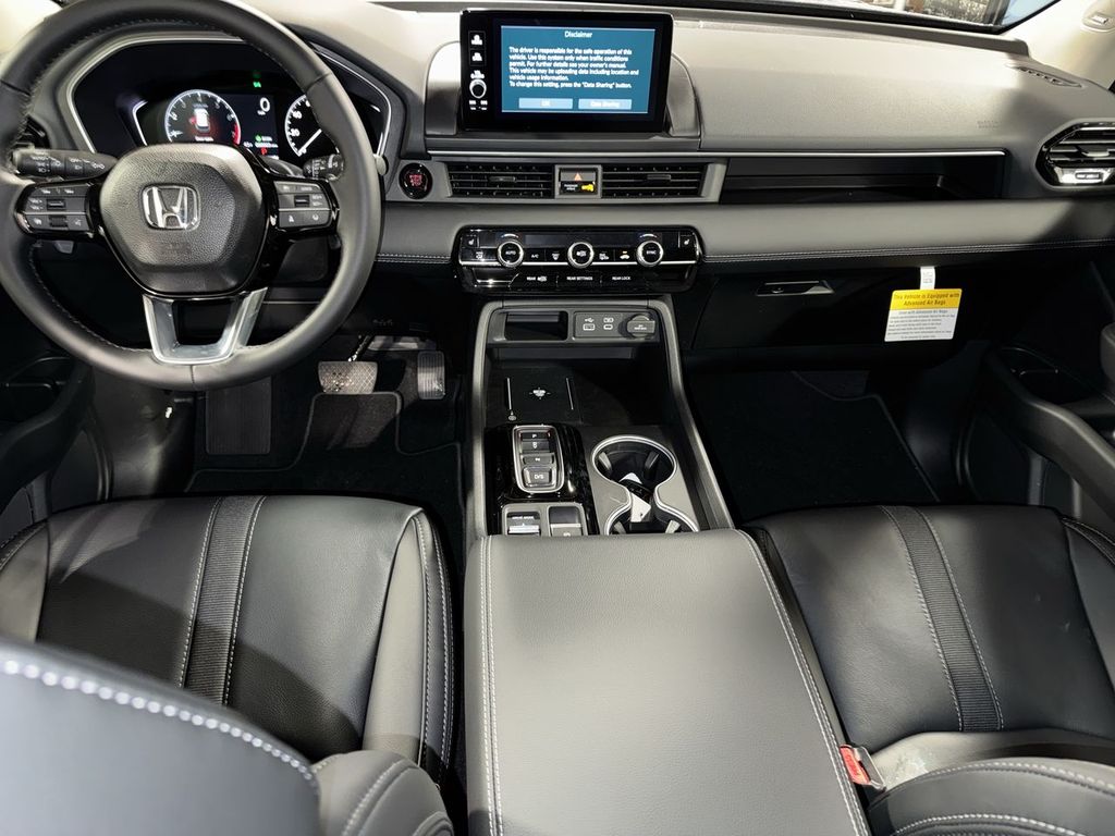 new 2025 Honda Pilot car, priced at $51,550