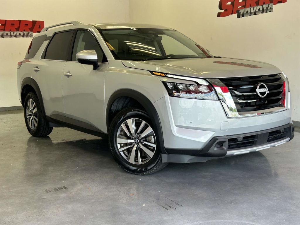  2025 Nissan Pathfinder SL 4WD   