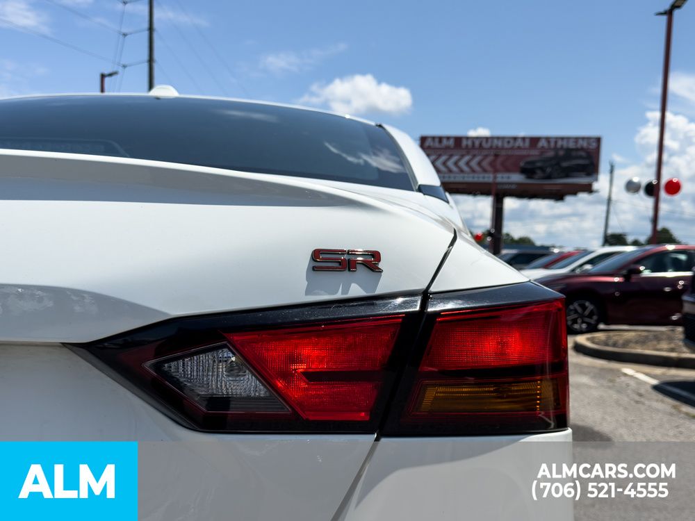 Used 2024 White Nissan 2.5 SR image 9