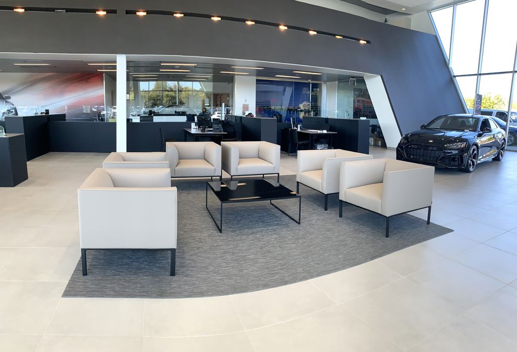 Thumbnail: 2021 Land Rover Defender - 17