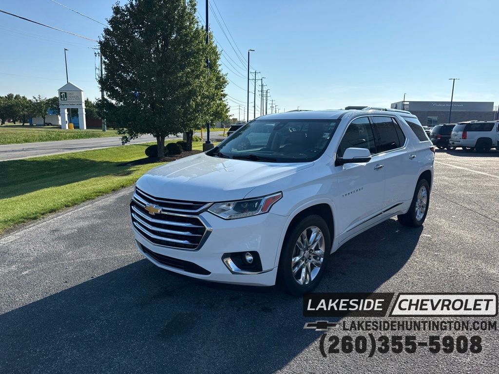 Summit White 2018 Chevrolet Traverse SUV / Crossover Four-Wheel Drive 9-Speed Automatic