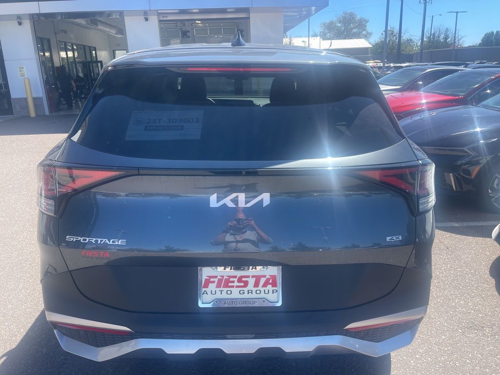 2025 Kia Sportage LX photo 5