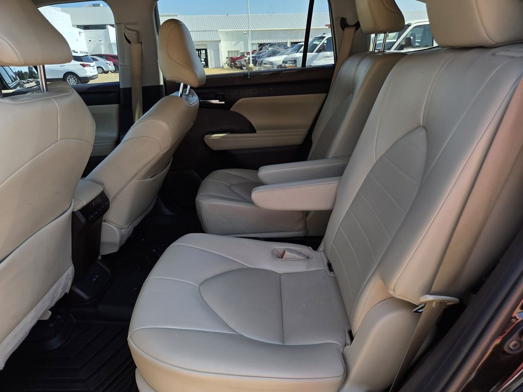 Used 2022 Toyota Highlander SUV