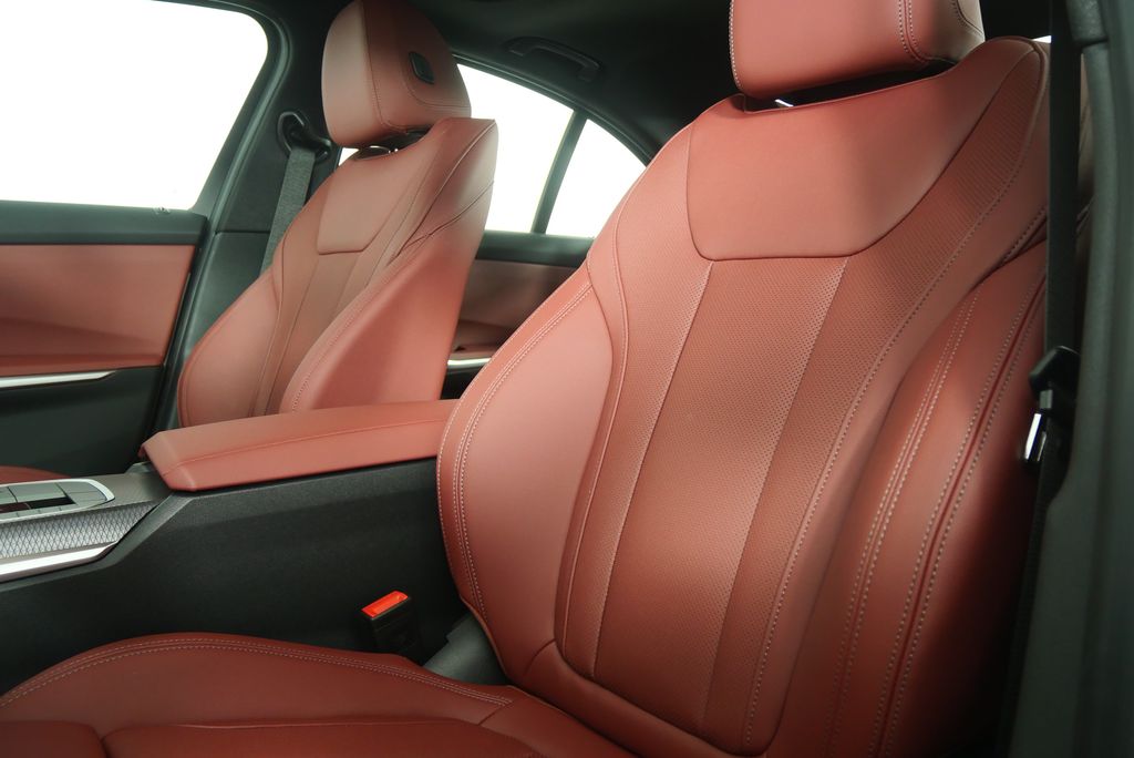 Thumbnail: 2026 BMW 3 Series - 10